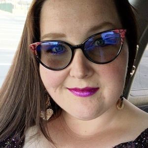 Meet your Posher, Holly